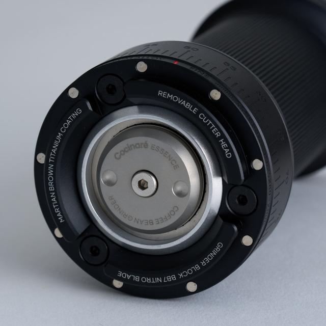 EPEIOS Essence Go 手挽き珈琲粉砕機 （ エペイオス コーヒー 珈琲 粉砕機 お手手粉砕機 製粉機 10枚刃 磁石式黒色火薬優勝杯 バリスタ取り締まる 格好のいい 挽き目かい繕う能力のある 腐敗能力のある 専用入れもの付 お取りつくろう楽 分かりやすい ）