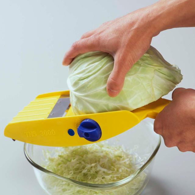 スライサー ホルダー付き 千切り器 みじん切り器 ドイツ製 （ ガード付き スライス ベジタブルスライサー 千切り 野菜スライサー 厚み調節 安全ホルダー 指ガード キャベツスライサー キャベツの千切り せん切り 薄切り ）の通販は 5,980円