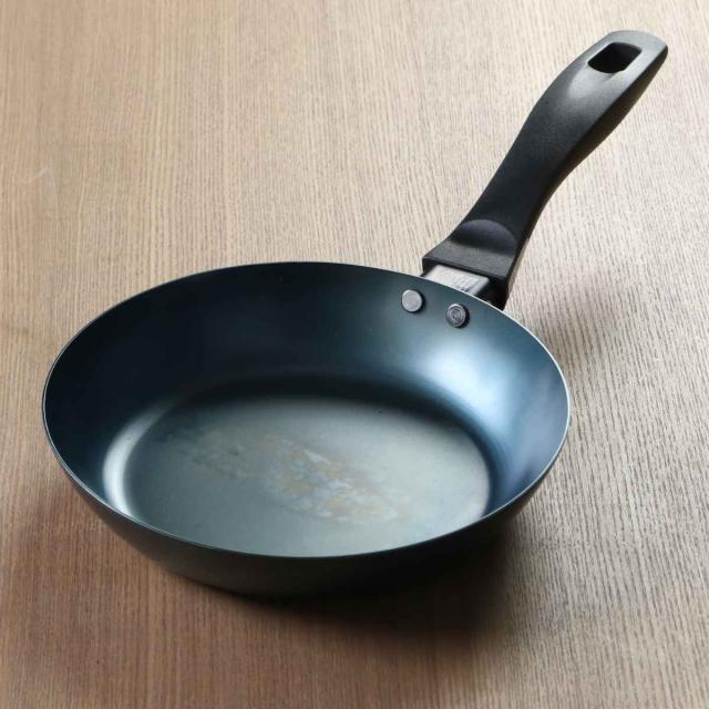 使いやすい鉄フライパン 20cm IH対応 こだわり職人 日本製 藤田金属 （ ガス火対応 鉄フライパン 鉄製フライパン フライパン 炒め鍋 ハードテンパー加工 20センチ 鉄のフライパン 鉄製 いため鍋 油ならし不要 空焼き不要 調理器具 ）