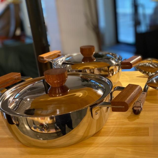 両手鍋 16cm BENRI鍋 ステンレス製 日本製 （ 燕三条 IH対応 ガス火対応 オール熱源対応 なべ お鍋 両手なべ 蓋付き 16センチ ふた付き 目盛り付き 調理器具 キッチン用品 おしゃれ ）の通販は