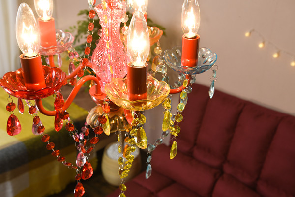 赤と透明のシャンデリア 5灯 シャンデリア 5灯 ペンダントライト LED