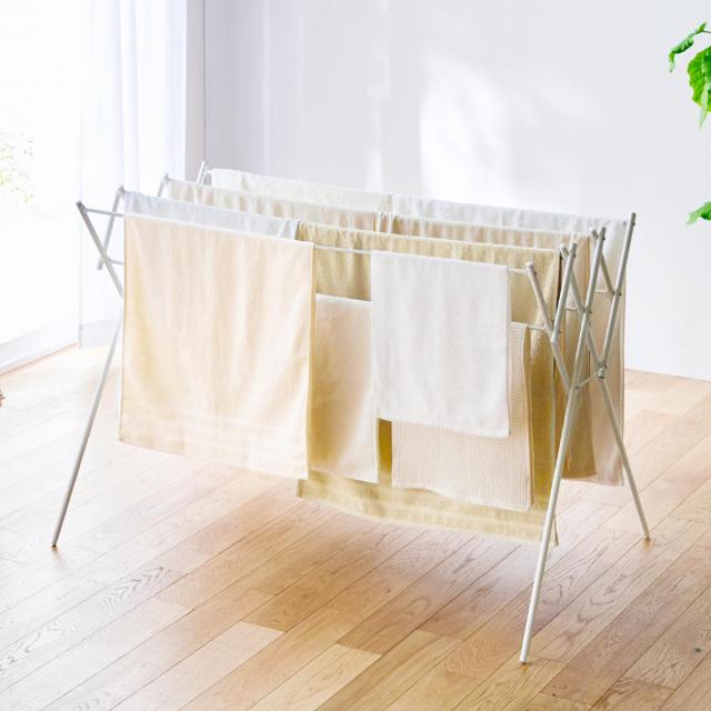 室内物干し 物干しスタンド 伸縮タイプ マットホワイト タオル干し 幅70〜126cm （ 物干し スタンド 伸縮 室内 折りたたみ 軽量 布団 ハンガー シンプル 洗濯物干し 平干し ふとん コンパクト 折り畳み 組立簡単 洗濯 洗濯用品 ）