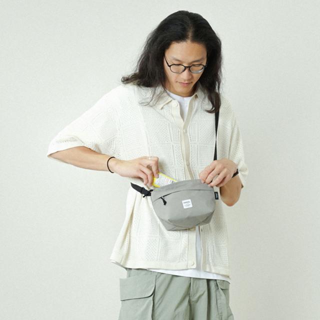 ショルダーバッグ hellolulu ルナ LUNA 1.4L （ ハロルル ボディバッグ バッグ ミニショルダー 鞄 サコッシュ 斜め掛け ポシェット マチあり ポーチ 撥水加工 フェス アウトドア ポケット キークリップ おしゃれ ）_12