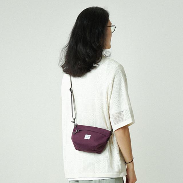 ショルダーバッグ hellolulu ルナ LUNA 1.4L （ ハロルル ボディバッグ バッグ ミニショルダー 鞄 サコッシュ 斜め掛け ポシェット マチあり ポーチ 撥水加工 フェス アウトドア ポケット キークリップ おしゃれ ）_13