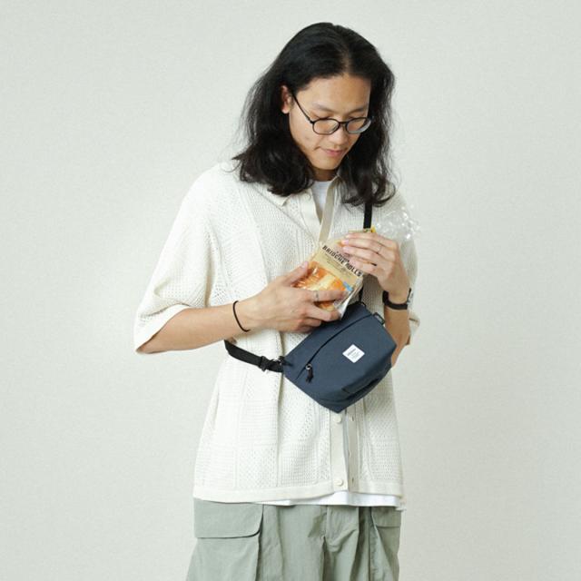 ショルダーバッグ hellolulu ルナ LUNA 1.4L （ ハロルル ボディバッグ バッグ ミニショルダー 鞄 サコッシュ 斜め掛け ポシェット マチあり ポーチ 撥水加工 フェス アウトドア ポケット キークリップ おしゃれ ）_15