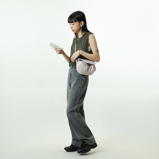 カメラバッグ hellolulu ベヌス Venus （ ハロルル ショルダー デジカメ カメラケース ショルダーバッグ 軽い 撥水加工 はっ水 バックル開閉式 コンデジ クッション仕様 ポケット付き カメラ小物 アクセサリー類 おしゃれ ）_14