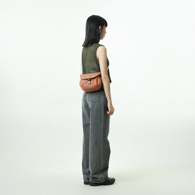 カメラバッグ hellolulu ベヌス Venus （ ハロルル ショルダー デジカメ カメラケース ショルダーバッグ 軽い 撥水加工 はっ水 バックル開閉式 コンデジ クッション仕様 ポケット付き カメラ小物 アクセサリー類 おしゃれ ）_18