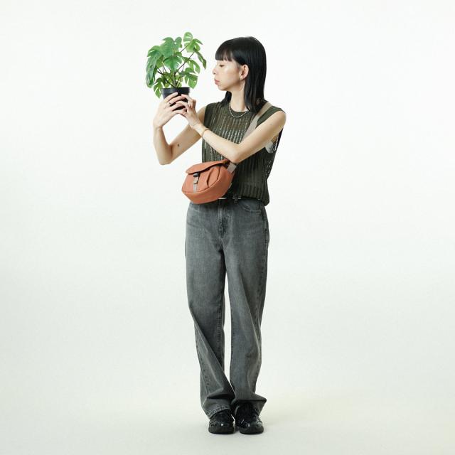 カメラバッグ hellolulu ベヌス Venus （ ハロルル ショルダー デジカメ カメラケース ショルダーバッグ 軽い 撥水加工 はっ水 バックル開閉式 コンデジ クッション仕様 ポケット付き カメラ小物 アクセサリー類 おしゃれ ）_19