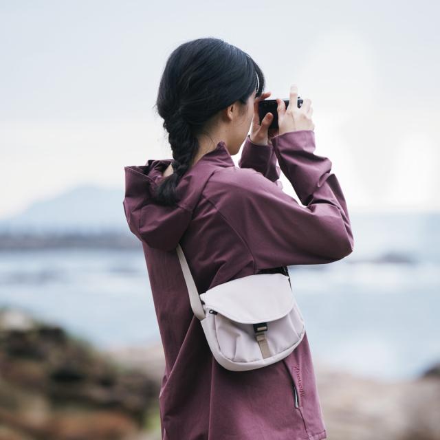カメラバッグ hellolulu ベヌス Venus （ ハロルル ショルダー デジカメ カメラケース ショルダーバッグ 軽い 撥水加工 はっ水 バックル開閉式 コンデジ クッション仕様 ポケット付き カメラ小物 アクセサリー類 おしゃれ ）_8