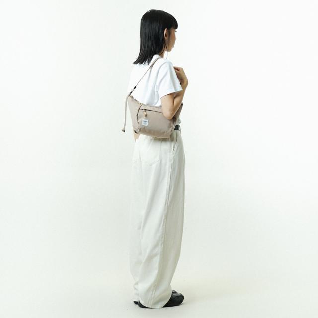 【人気色】ショルダーバッグ hellolulu コラ CORA 1.5L （ ハロルル バッグ ボディバッグ ミニショルダー 鞄 サコッシュ ボディーバッグ 斜め掛け ポシェット 肩掛け ウエストポーチ 撥水加工 フェス アウトドア ポケット おしゃれ ）_9