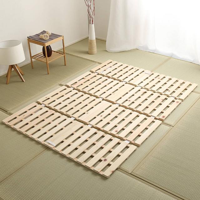 すのこベッド ダブル 4つ折り 檜 木製 天然木 ひのき すのこ ベッド 折りたたみ 収納 （ 四つ折り 折りたたみベッド すのこマット ベット ヒノキ 除湿 すのこベット スノコベッド 湿気 カビ ダニ 対策 折り畳み ）の通販は