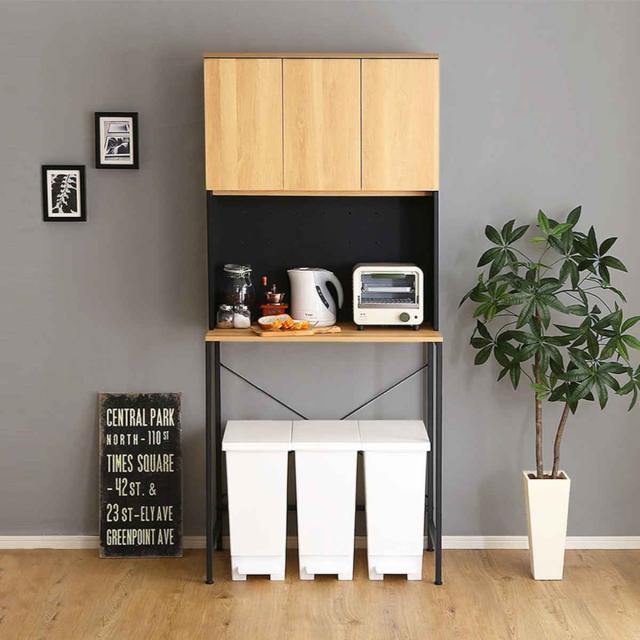 ごみ箱上ラック 幅81.5cm ワイドタイプ ヴィンテージ調 スチールフレーム ( ごみ箱上 ラック 棚 ゴミ箱上収納 収納 ダストボックス ワイド 食器棚 キッチン収納 台所 キッチン家具 シンプル 可動棚 コンセント付 )の通販は ごみ箱上ラック 幅81.5cm ワイドタイプ ヴィンテージ調 スチールフレーム ( ごみ箱上 ラック 棚 ゴミ箱上収納 収納 ダストボックス ワイド 食器棚 キッチン収納 台所 キッチン家具 シンプル 可動棚 コンセント付 )の通販は