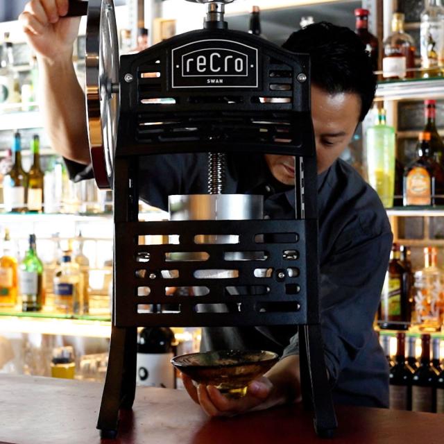 【未使用】スワン ミニ手動式 氷削機 かき氷機 ちいさな南極DX SI-5A 楽天市場】【送料無料】ミニ手動式かき氷機SI-5A ちいさな南極DX