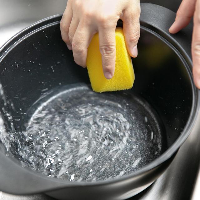 Lirica キャセロール 24cm IH対応 食洗機対応 両手鍋 （ ガス火対応 なべ 万能鍋 お鍋 両手なべ フッ素加工 軽い 蓋付き PFASフリー PFOAフリー 24センチ 24 フッ素コーティング フッ素 アルミ製 軽量 3層構造 注ぎ口付き 調理器具 ）_15