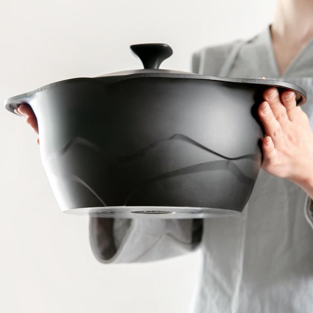 Lirica キャセロール 24cm IH対応 食洗機対応 両手鍋 （ ガス火対応 なべ 万能鍋 お鍋 両手なべ フッ素加工 軽い 蓋付き PFASフリー PFOAフリー 24センチ 24 フッ素コーティング フッ素 アルミ製 軽量 3層構造 注ぎ口付き 調理器具 ）_16