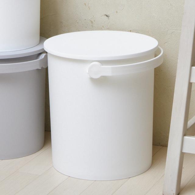 【レア】adidas 白 バケツ 蓋付き椅子、収納 バケツ ふた付き フェルマー 20L 座れる 収納 （ イス スツール 椅子