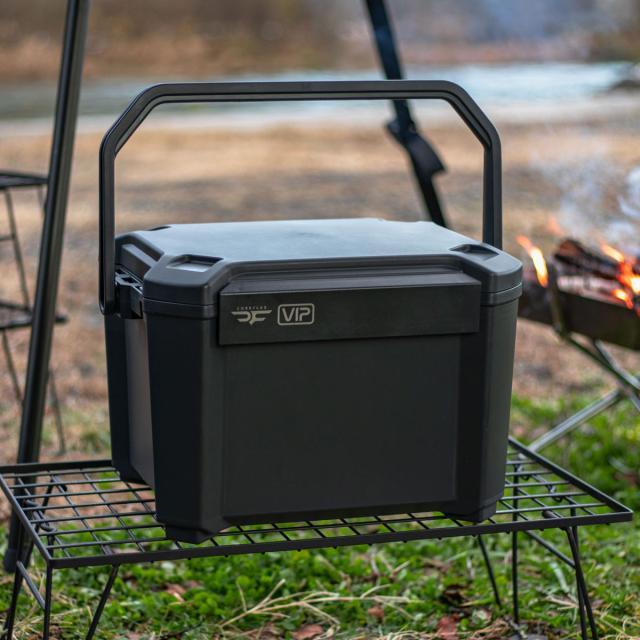 クーラーボックス 12L COREFLUX VIP 座れる 耐荷重100kg （ 保冷 クーラーBOX 保冷ボックス アウトドア用品 12リットル クーラー ボックス BOX 冷蔵ボックス 真空断熱 長時間保冷 氷長持ち キャンプ アウトドア ハンドル 持ち手付き ） 5,796円