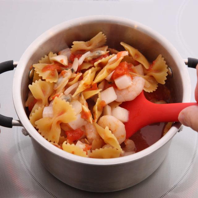 両手鍋 15cm 深型 IH対応 ガラス蓋付き O.E.C. minima 脇雅世 貝印 （ ガス火対応 両手なべ オール熱源対応 オーブン対応 15センチ 小鍋 ソースパン ミルクパン 鍋 なべ 調理器具 キッチン用品 ）の通販は