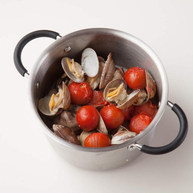 両手鍋 15cm 深型 IH対応 ガラス蓋付き O.E.C. minima 脇雅世 貝印 （ ガス火対応 両手なべ オール熱源対応 オーブン対応 15センチ 小鍋 ソースパン ミルクパン 鍋 なべ 調理器具 キッチン用品 ）の通販は