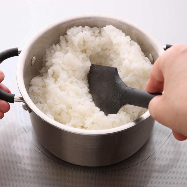 両手鍋 15cm 深型 IH対応 ガラス蓋付き O.E.C. minima 脇雅世 貝印 （ ガス火対応 両手なべ オール熱源対応 オーブン対応 15センチ 小鍋 ソースパン ミルクパン 鍋 なべ 調理器具 キッチン用品 ）の通販は