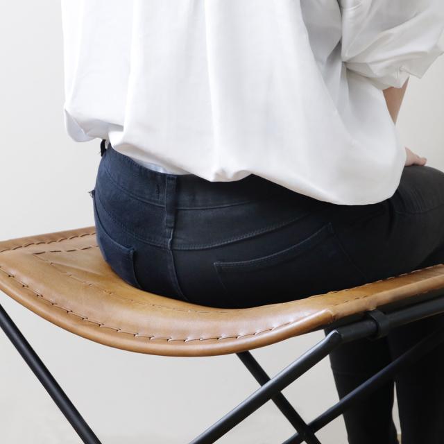 レザー折りたたみアイアンスツール 本革 山羊革 レザー折りたたみアイアンスツール 本革 山羊革 折りたたみ椅子 高さ