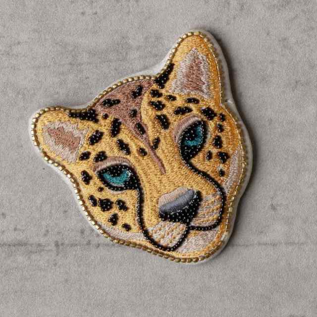 手鏡 レオパード 刺繍 コンパクト ヒョウ柄 （ 携帯用 ミラー ハンドミラー コンパクトミラー かがみ 鏡 おしゃれ 小さい ハンドメイド ｜au  PAY マーケット