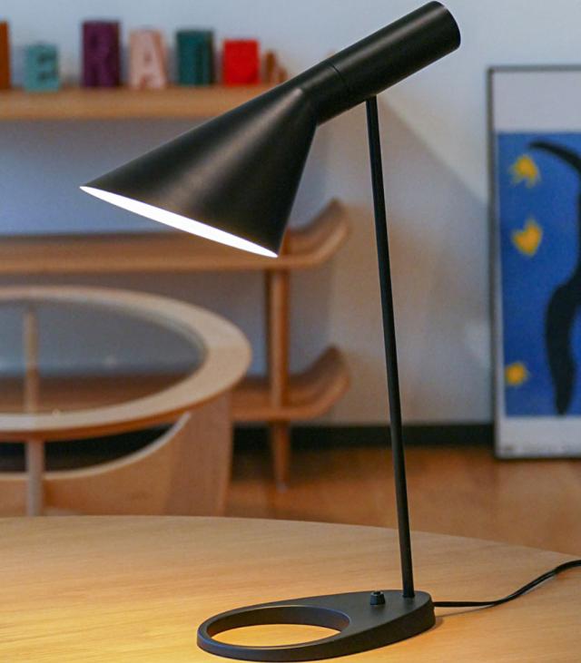 テーブルランプ アルネ・ヤコブセン リプロダクト LED E26 （ AJランプ ランプ 照明 デザイナーズ 北欧 LED対応 おしゃれ スタイリッシュ 卓上ライト インテリア スチール製 シンプル ）_5
