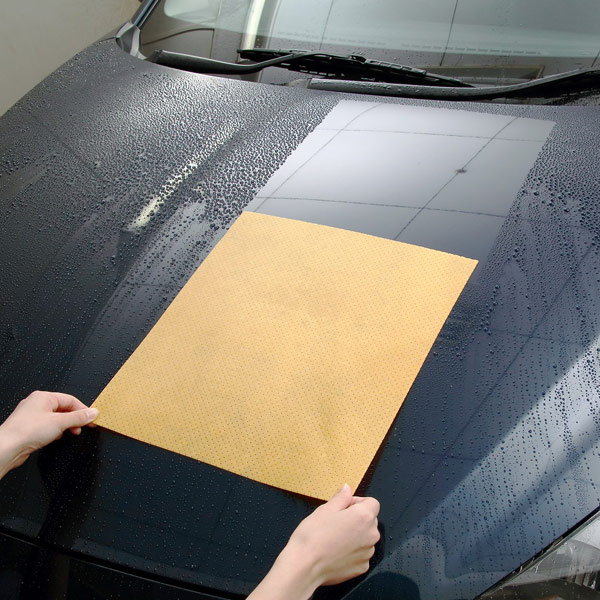 そうじの神様 洗車吸水セーム 洗車クロス 洗車タオル 吸水クロス 吸水力 絞る 繰り返し 使える 穴あき加工 水滴 ふき取り マイクロフの通販はau Pay マーケット リビングート