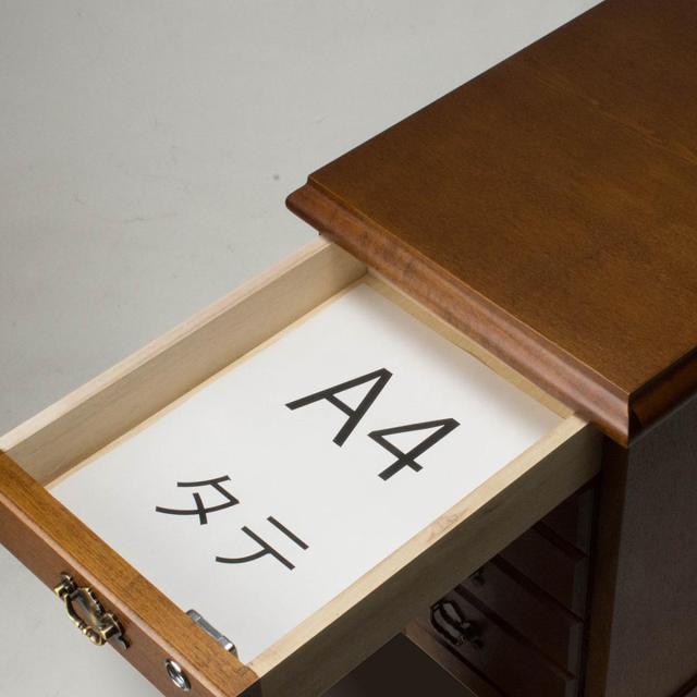 鍵付きチェスト 4段 A4収納 クラシカルデザイン 幅33cm （ チェスト 鍵付 A4 収納 天然木 日本製 完成品 木製 家具 引き出し A4対応 四段 サイドチェスト 脇机 ベッドサイド ）_4