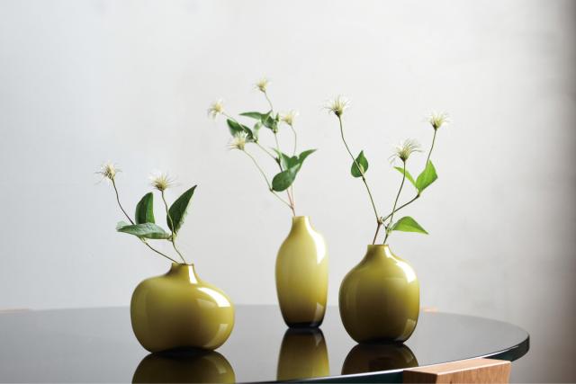 SHOKKI × so objects フラワーベース 花器 昨日何気なく作っておいた花器。 細長い四角。 高さが20cmもある