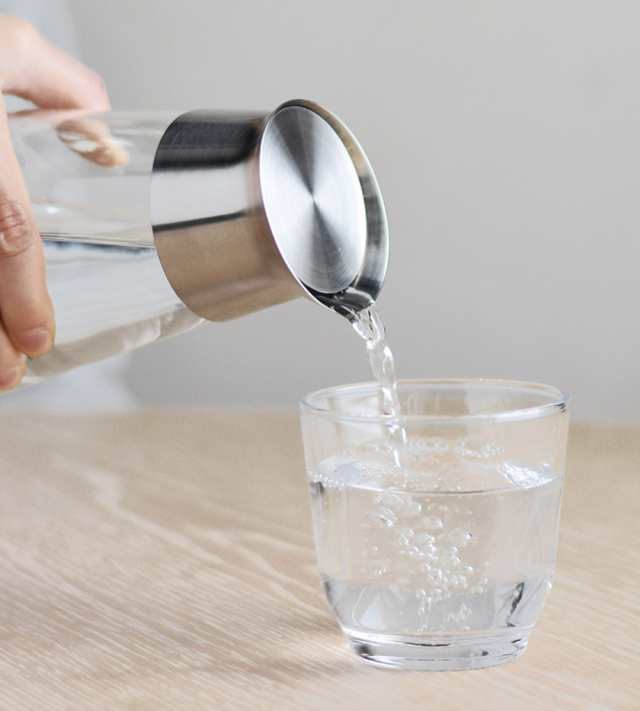 キントー 冷水筒 ピッチャー 1L LUCE コールドブリューカラフェ 耐熱ガラス （ KINTO 電子レンジ対応 食洗機対応 水差し 麦茶ポット 耐熱 ガラス 茶こし付き ストレーナー シンプル おしゃれ 冷水ポット 熱湯 ガラス製 麦茶 ）の通販は