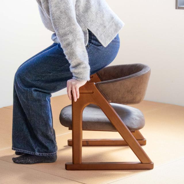 ローチェア 座面高26cm 肘掛け付き フロアチェア 低座椅子 （ 座椅子 低い 座いす 座面 広め チェア イス 椅子 木製 天然木 完成品 立ち上がり サポート 楽 和風 和室 畳 洋風 ファブリック リビングチェア 低め 肘置き いす ）_5