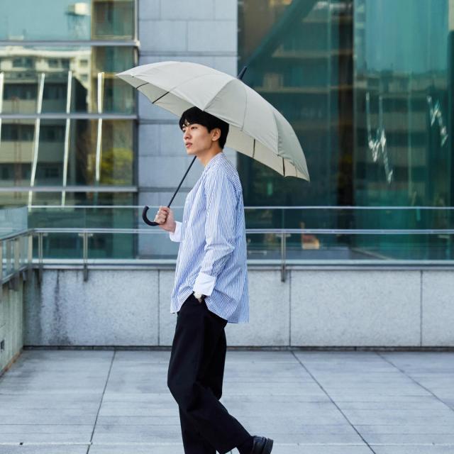 マーナ 傘 Shupatto アンブレラ 62cm （ marna レディース メンズ 晴雨兼用 かさ おしゃれ かわいい 雨傘 日傘 長傘 便利 スライド 手が濡れない ベルトなし 無地 大人 UVカット シュパット 16本骨 男女兼用 ）の通販は