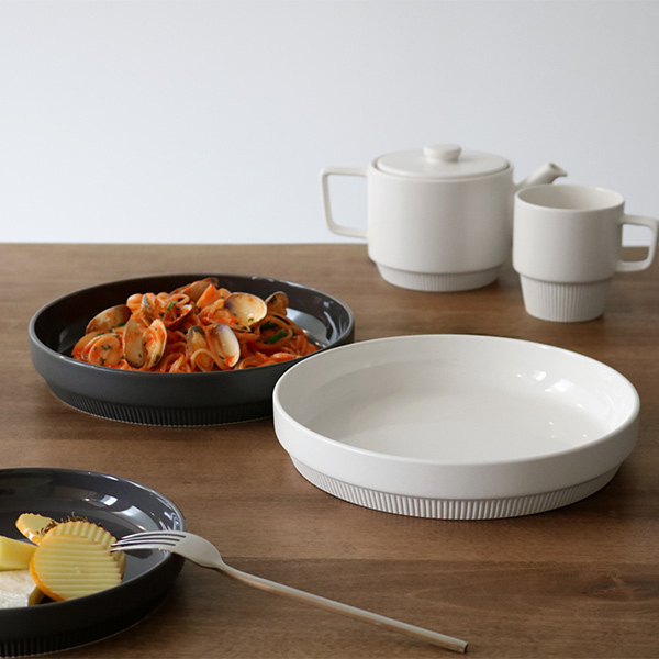カレー＆パスタ皿 22cm ウィークエンドスタック Weekend Stack 硬質陶器 （ 食洗機対応 電子レンジ対応 中皿 カレー パスタ 深皿 カレー皿 陶器 白い食器 パスタ皿 皿 食器 洋食器 白 グレー ）