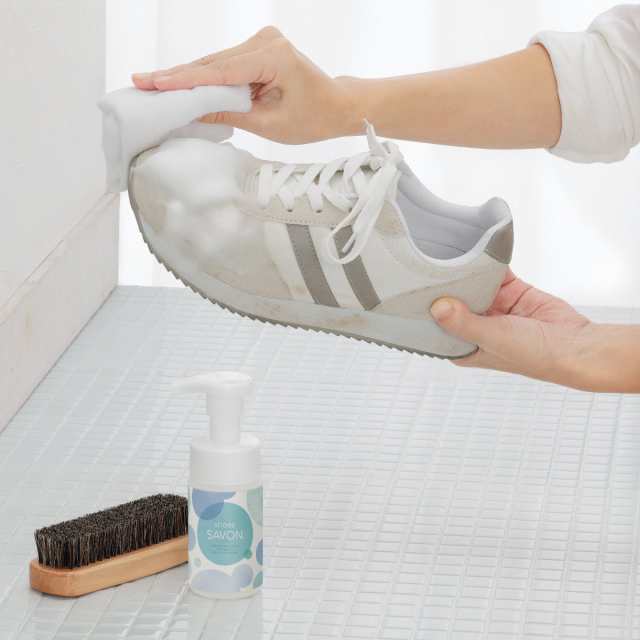 スニーカークリーナー shoes SAVON 本体 100mL （ シューズ シャボン 靴 洗浄 すすぎ不要 水不要 靴用 シャンプー 泡 洗剤 子供  子ども の通販はau PAY マーケット - リビングート