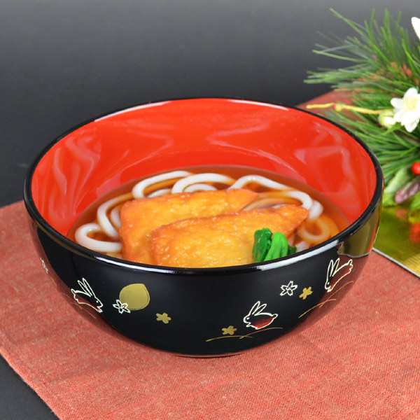麺どんぶり　黒　夢うさぎ　食洗機対応　プラスチック製 （ 和食器 麺どんぶり お碗 丼 木製風 お正月食器 電子レンジ対応 正月用食器 新年 正月 割れにくい 軽い 軽量 ） 