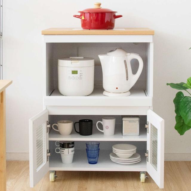 キッチンラック 幅60cm 完成品 カントリー調 タイルトップ スライド棚 ( キッチンボード キッチン収納 耐熱 両開き コンパクト シンプル 家電収納 レンジラック 台所収納 ホワイト ナチュラル コンセント付き )の通販は キッチンラック 幅60cm 完成品 カントリー調 タイルトップ スライド棚 ( キッチンボード キッチン収納 耐熱 両開き コンパクト シンプル 家電収納 レンジラック 台所収納 ホワイト ナチュラル コンセント付き )の通販は