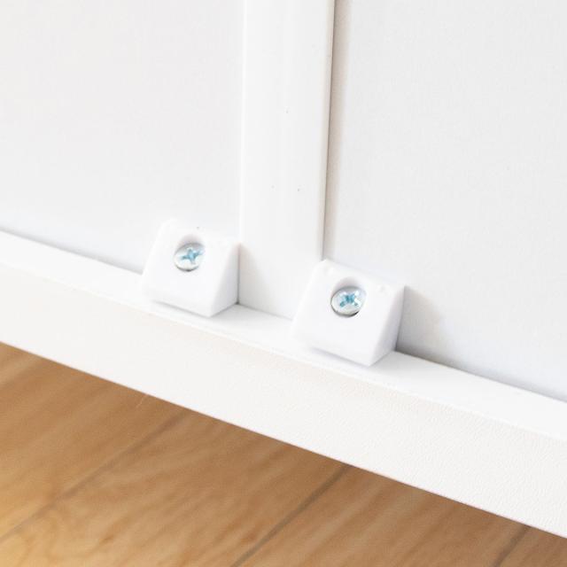 キッチンチェスト 幅60.2cm 完成品 3段 カントリー調 タイルトップ （ キッチンラック キッチンボード キッチン収納 耐熱 キッチンカウンター コンパクト 家電収納 レンジラック ホワイト ナチュラル コンセント付き ）の通販は