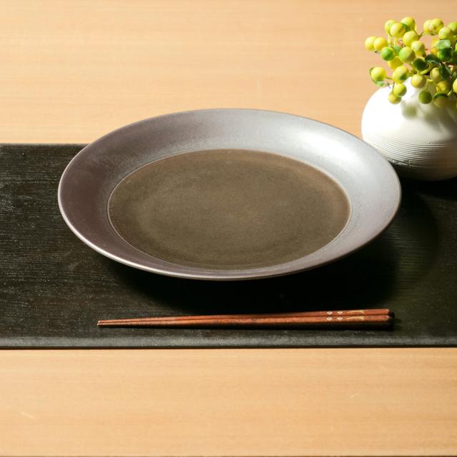 プレート 28cm M.STYLE 武蔵 ラウンドプレート 磁器 美濃焼 （ 食器 和食器 日本製 皿 食洗機対応 電子レンジ対応 大皿 ラウンド 平皿 ワンプレート 丸皿 大皿料理 メインプレート 盛皿 おしゃれ 和モダン 黒 金 ）の通販は