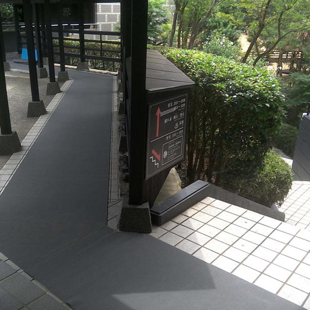 業務用マット ダイヤマットR1 1×10M巻き （ 法人限定 塩ビシート 滑り止めマット ゴム マット 床材 滑り止め 幅100cm 防炎適合品 業務用 床 すべり止め ラバーマット ゴムマット ゴムシート 塩ビマット ）_5