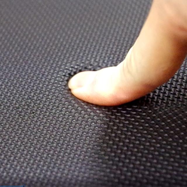 業務用マット ワーククッション 50×100cm 穴有 （ 法人限定 業務用 滑り止めマット 厚手 クッション 耐薬 疲労軽減 断熱 冷え対策 水はけ 疲労軽減マット クッションマット 床 立ち作業 衝撃緩衝 工場 ）_4