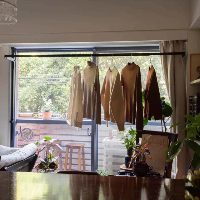 物干し 室内 FRAMES 窓枠突っ張り物干し （ 室内物干し 突っ張り 窓枠 折りたたみ 伸縮 日本製 物干し竿 ランドリー 洗濯 室内干し 工事不要 おしゃれ 洗濯物干し 室内 折り畳み 室内物干し 折りたたみ洗濯干し 室内 室内物干し 物干し 室内）_15