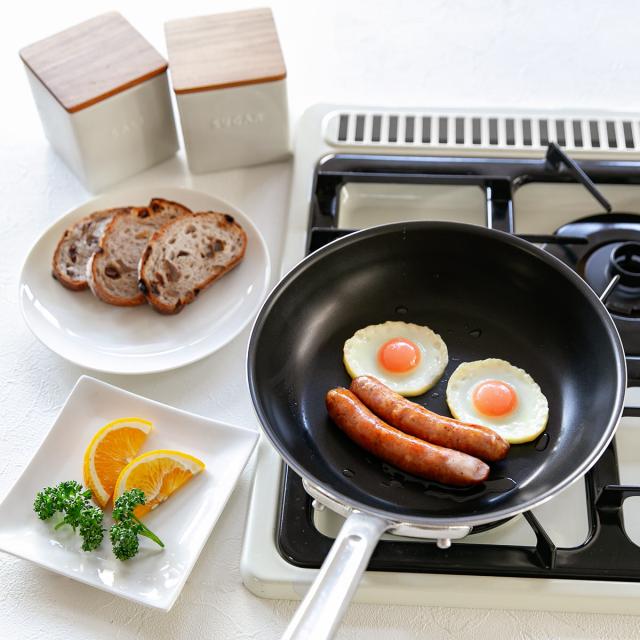 フライパン 33cm アルミ製 フッ素樹脂加工 シルクフライパン 日本製 中尾アルミ 業務用 （ ガス火対応 直火専用 炒め鍋 いため鍋 金属ヘラOK ふっ素加工 軽い 33センチ フッ素コーティング 軽量 プロ仕様 プロ用 プロユース ） その他フライパン