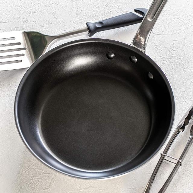 フライパン 33cm アルミ製 フッ素樹脂加工 シルクフライパン 日本製 中尾アルミ 業務用 （ ガス火対応 直火専用 炒め鍋 いため鍋 金属ヘラOK ふっ素加工 軽い 33センチ フッ素コーティング 軽量 プロ仕様 プロ用 プロユース ） その他フライパン