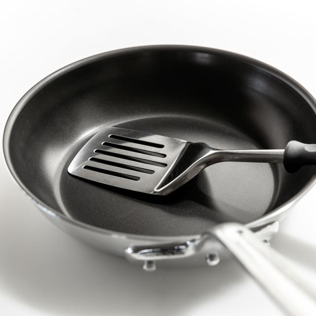 フライパン 33cm アルミ製 フッ素樹脂加工 シルクフライパン 日本製 中尾アルミ 業務用 （ ガス火対応 直火専用 炒め鍋 いため鍋 金属ヘラOK ふっ素加工 軽い 33センチ フッ素コーティング 軽量 プロ仕様 プロ用 プロユース ） その他フライパン