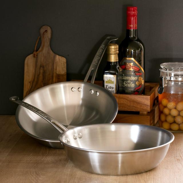 フライパン 24cm IH対応 浅型 ステンレス製 キングフロン ノーメイクフライパン 中尾アルミ （ ガス火対応 オール熱源対応 炒め鍋 いため鍋 金属ヘラOK 24センチ ステンレスフライパン ノーメイク仕様 プロ仕様 プロ用 プロユース ）の通販は