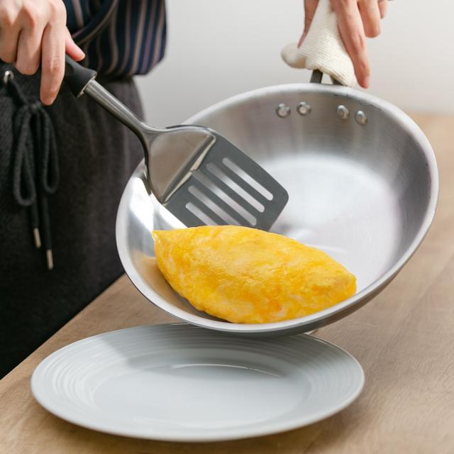 フライパン 24cm IH対応 浅型 ステンレス製 キングフロン ノーメイクフライパン 中尾アルミ （ ガス火対応 オール熱源対応 炒め鍋 いため鍋 金属ヘラOK 24センチ ステンレスフライパン ノーメイク仕様 プロ仕様 プロ用 プロユース ）の通販は