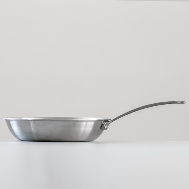 フライパン 24cm IH対応 浅型 ステンレス製 キングフロン ノーメイクフライパン 中尾アルミ （ ガス火対応 オール熱源対応 炒め鍋 いため鍋 金属ヘラOK 24センチ ステンレスフライパン ノーメイク仕様 プロ仕様 プロ用 プロユース ）の通販は