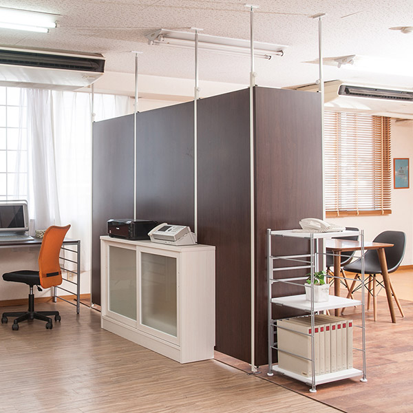 突っ張り パーテーション 連結用 幅87 5cm 日本製 間仕切り 衝立 パーティション 木目調 つっぱり 目隠し ついたて 部屋 仕切り おしの通販はau Pay マーケット リビングート