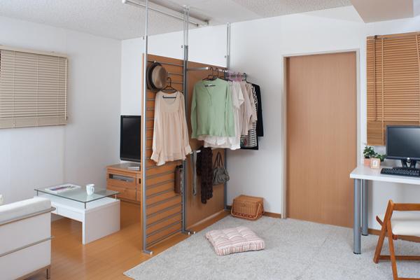 パーテーション 突っ張り 幅90cm クローゼット ハンガーラック 間仕切り つっぱり ラック 収納 （ 突っ張り収納 ワードローブ パーティション 突っ張り間仕切りラック 壁面収納 リフォーム リノベーション ）